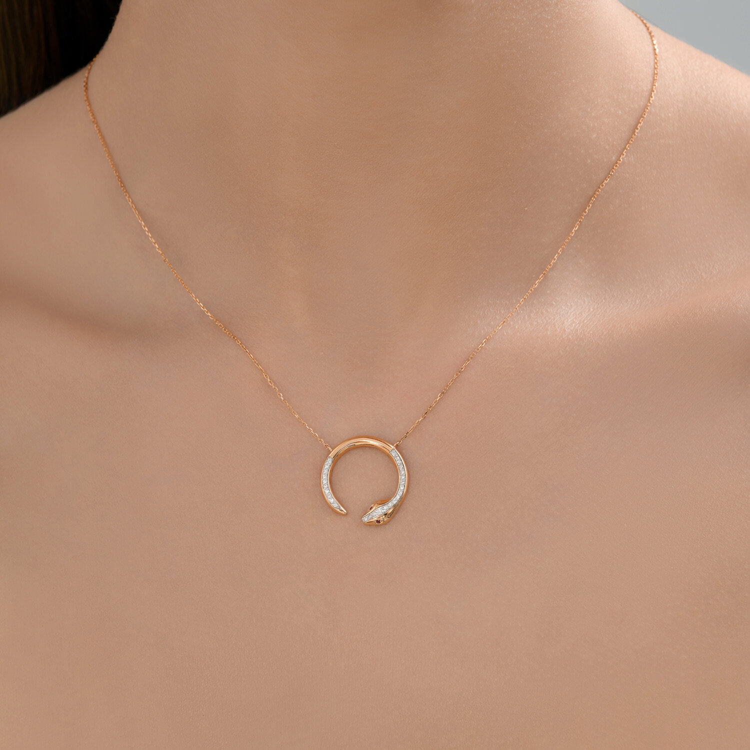 Colier Sokolov din aur cu diamante si rubine - image 3